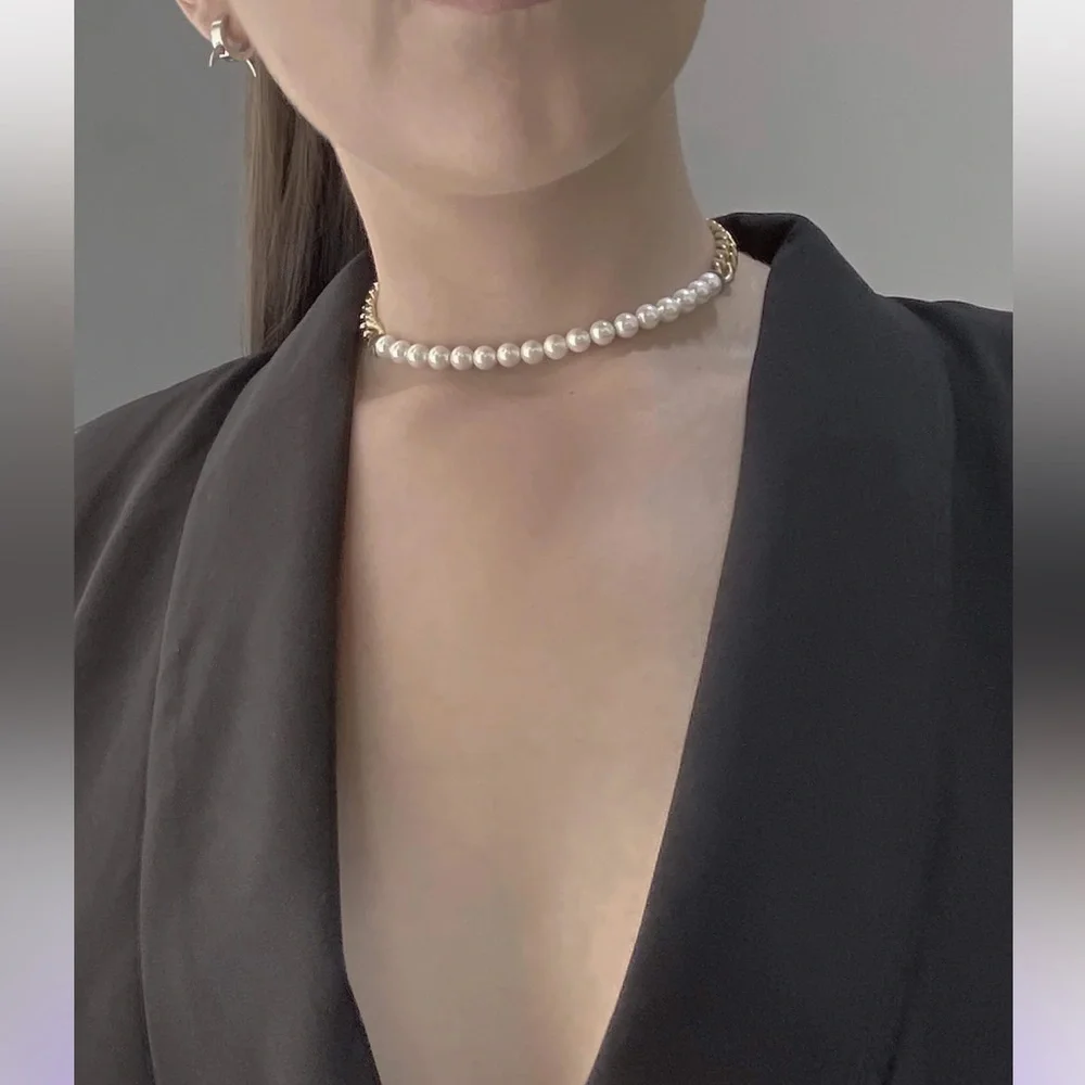 NIB Rare-Romance Elegant Gold and White Pearl Necklace Cuban Chain - Picture 4 of 4